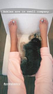 Italia Ricci feet photo thumbnail