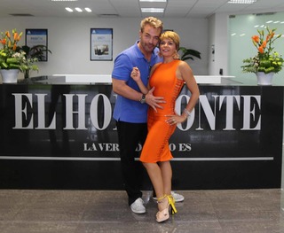 Itatí Cantoral feet photo thumbnail