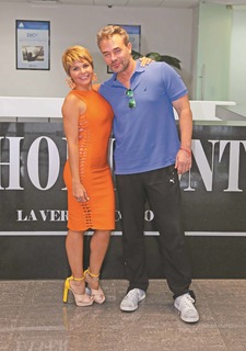 Itatí Cantoral feet photo thumbnail