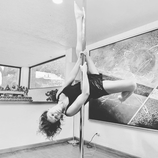 Itatí Cantoral feet photo thumbnail