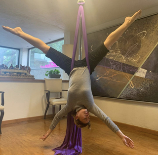 Itatí Cantoral feet photo thumbnail