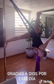 Itatí Cantoral feet photo thumbnail