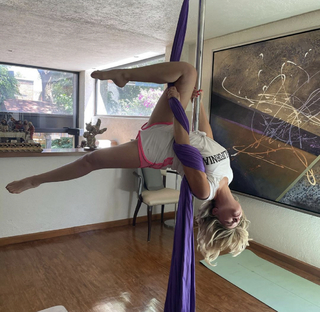 Itatí Cantoral feet photo thumbnail