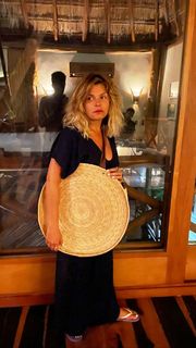 Itatí Cantoral feet photo thumbnail