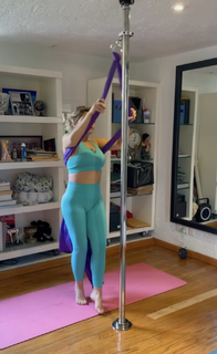 Itatí Cantoral feet photo thumbnail