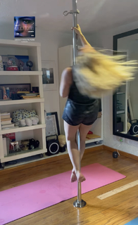 Itatí Cantoral feet photo thumbnail