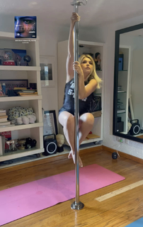 Itatí Cantoral feet photo thumbnail