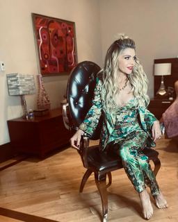 Itatí Cantoral feet photo thumbnail