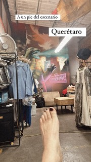 Itatí Cantoral feet photo thumbnail