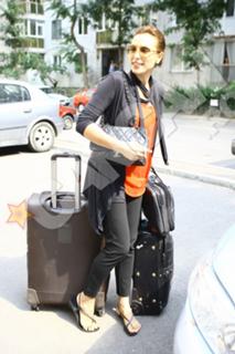 Iulia Vantur feet photo 3