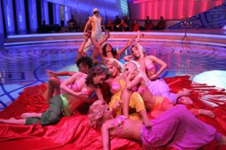 Iulia Vantur feet photo 10
