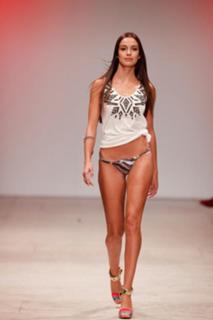 Iva Lamarão feet photo 15