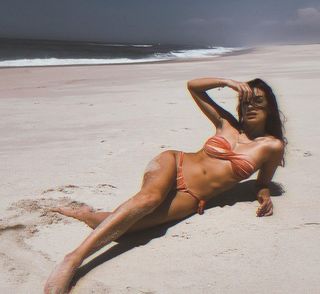 Iva Lamarão feet photo 12