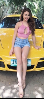 Ivana Alawi feet photo 4