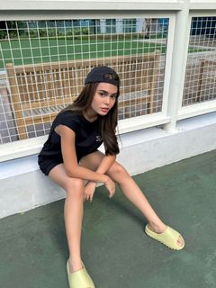 Ivana Alawi feet photo 2