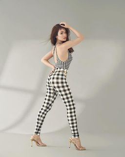 Ivana Alawi feet photo 12