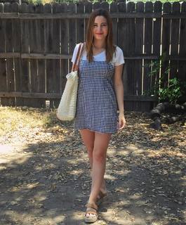 Ivana Baquero feet photo thumbnail