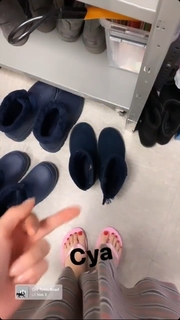 Ivana Baquero feet photo thumbnail