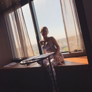 Ivana Baquero feet photo thumbnail