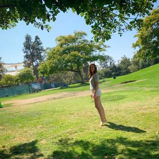 Ivana Baquero feet photo thumbnail