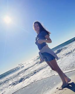 Ivana Baquero feet photo thumbnail