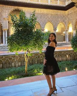 Ivana Baquero feet photo thumbnail