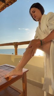 Ivana Baquero feet photo thumbnail
