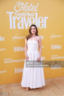 Ivana Baquero feet photo thumbnail