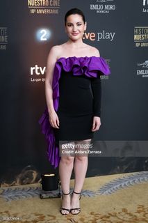 Ivana Baquero feet photo thumbnail