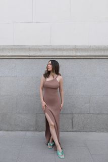 Ivana Baquero feet photo thumbnail