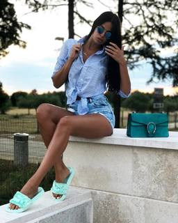 Ivana Knöll feet photo thumbnail