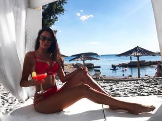 Ivana Knöll feet photo thumbnail