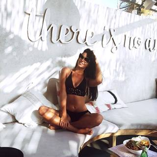 Ivana Knöll feet photo thumbnail