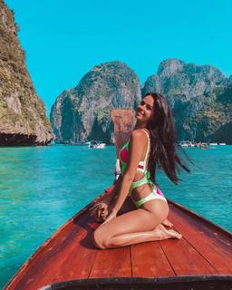 Ivana Knöll feet photo thumbnail