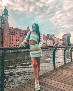 Ivana Knöll feet photo thumbnail