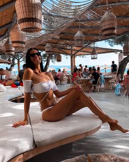 Ivana Knöll feet photo thumbnail