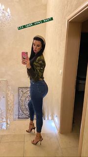 Ivana Knöll feet photo thumbnail