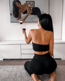 Ivana Knöll feet photo thumbnail