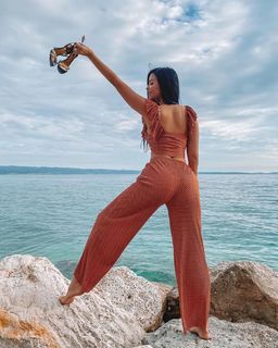 Ivana Knöll feet photo thumbnail