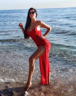 Ivana Knöll feet photo thumbnail