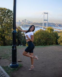 Ivana Knöll feet photo thumbnail