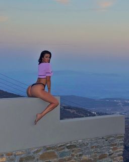 Ivana Knöll feet photo thumbnail