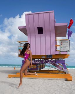 Ivana Knöll feet photo thumbnail