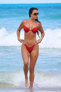 Ivana Knöll feet photo thumbnail