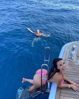 Ivana Knöll feet photo thumbnail