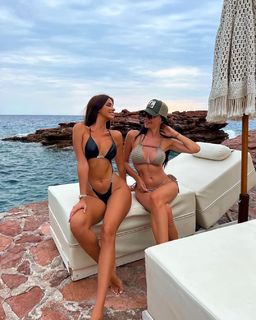 Ivana Knöll feet photo thumbnail