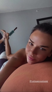 Ivana Knöll feet photo thumbnail