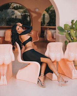 Ivana Knöll feet photo thumbnail