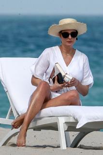 Ivanka Trump feet photo thumbnail