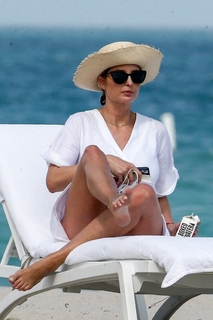 Ivanka Trump feet photo thumbnail